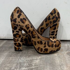 Steve Madden Tan Leopard Print Heels Pumps Real Fur
